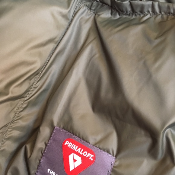 Gap Puffer Vest-NWT - Picture 4 of 4